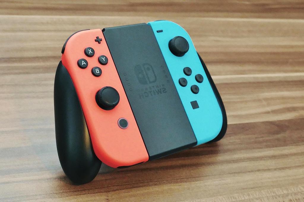 Locandina torneo di VR Battle con premi tecnologici